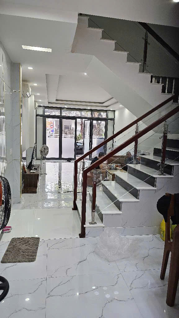 Bán nhà 3 tầng Hải Châu Đà Nẵng – DT 100m² – MT 5m – đường 10.5m