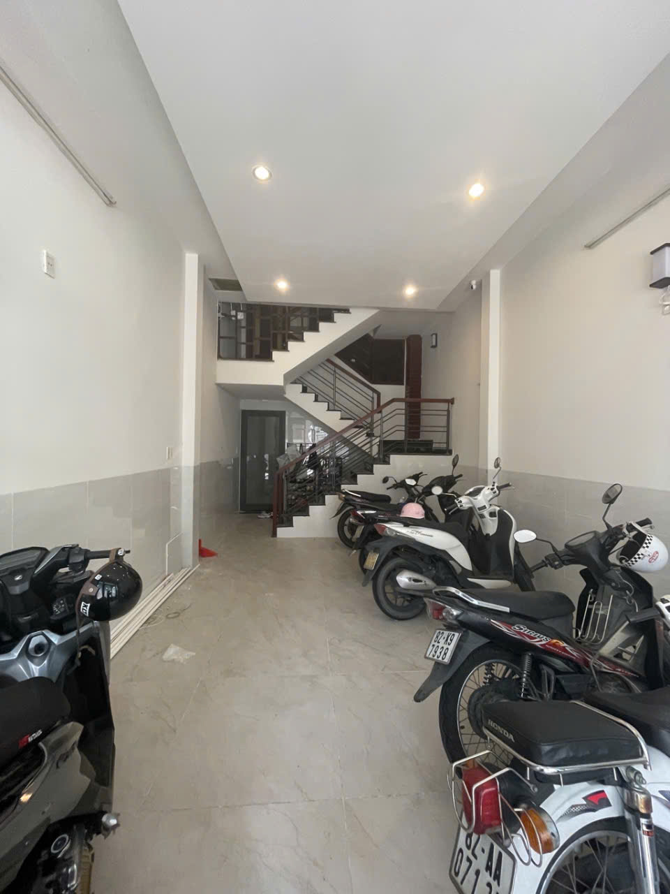 Bán nhà 4 tầng đường Nguyễn Hoàng, Bình Hiên, Hải Châu, Đà Nẵng – DT 61m² – MT 4m – đường 4m - Ảnh 3